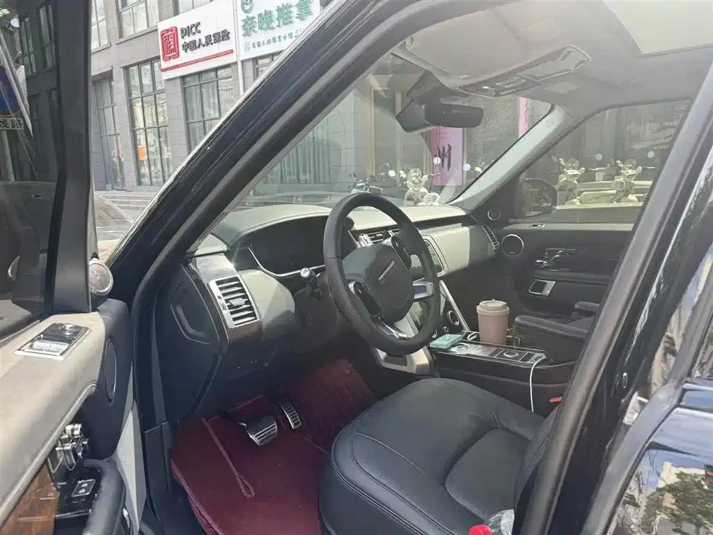Range Rover 2021 3.0 L6 Legendary Long Wheelbase Classic Edition — миниатюра 3