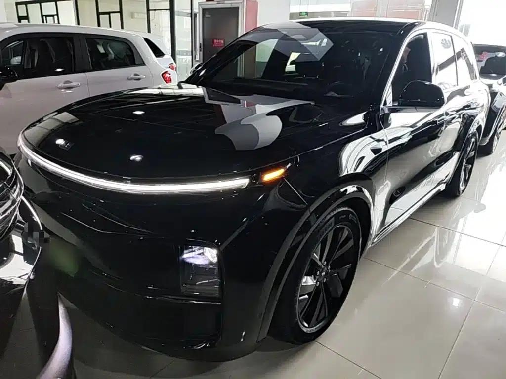 Li Auto L8 2023 Pro — миниатюра 1