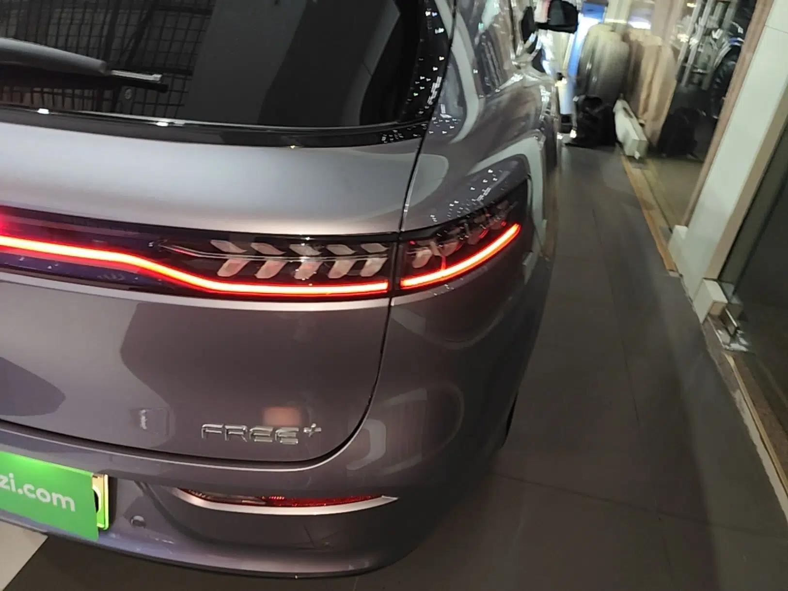 VOYAH FREE 2025 Model FREE+ Four-Wheel-Drive Qiankun Edition — миниатюра 9
