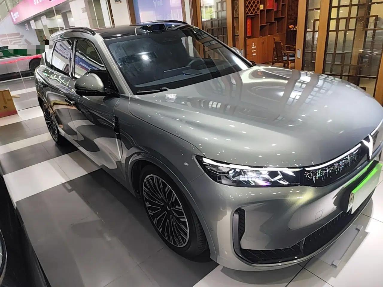 VOYAH FREE 2025 Model FREE+ Four-Wheel-Drive Qiankun Edition — миниатюра 3