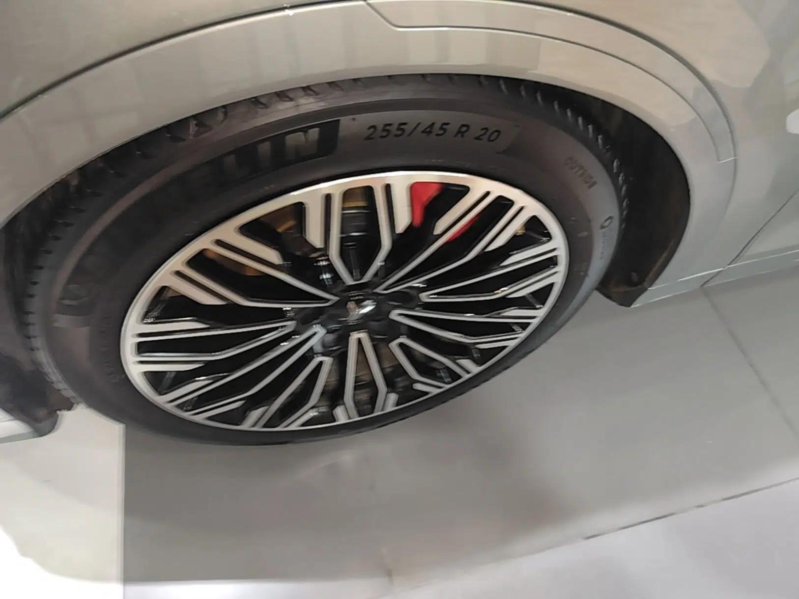 VOYAH FREE 2025 Model FREE+ Four-Wheel-Drive Qiankun Edition — миниатюра 10