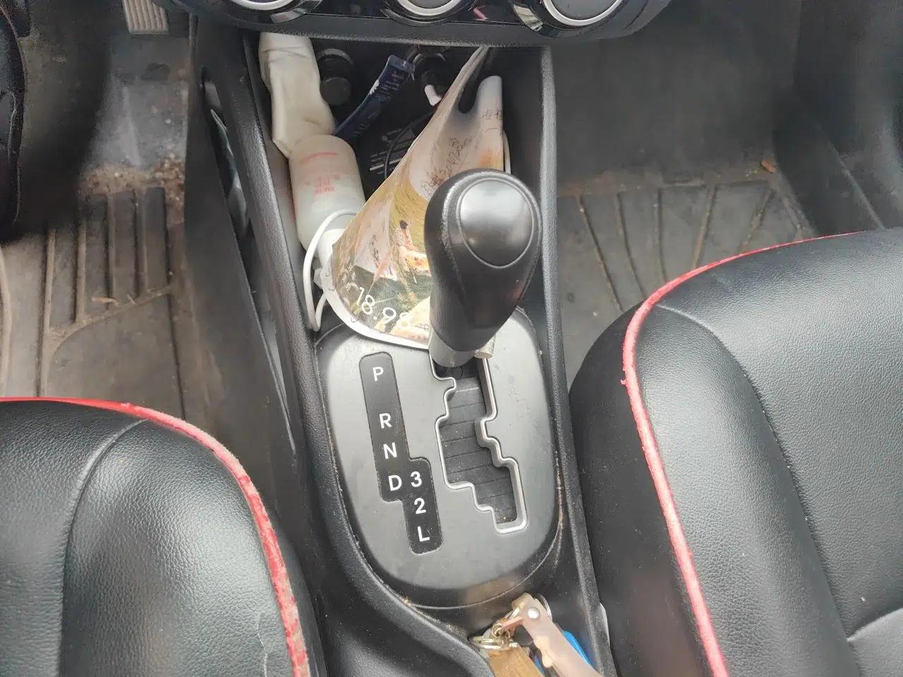 Kia K2 2015 Sedan 1.4L Automatic GLS — миниатюра 14