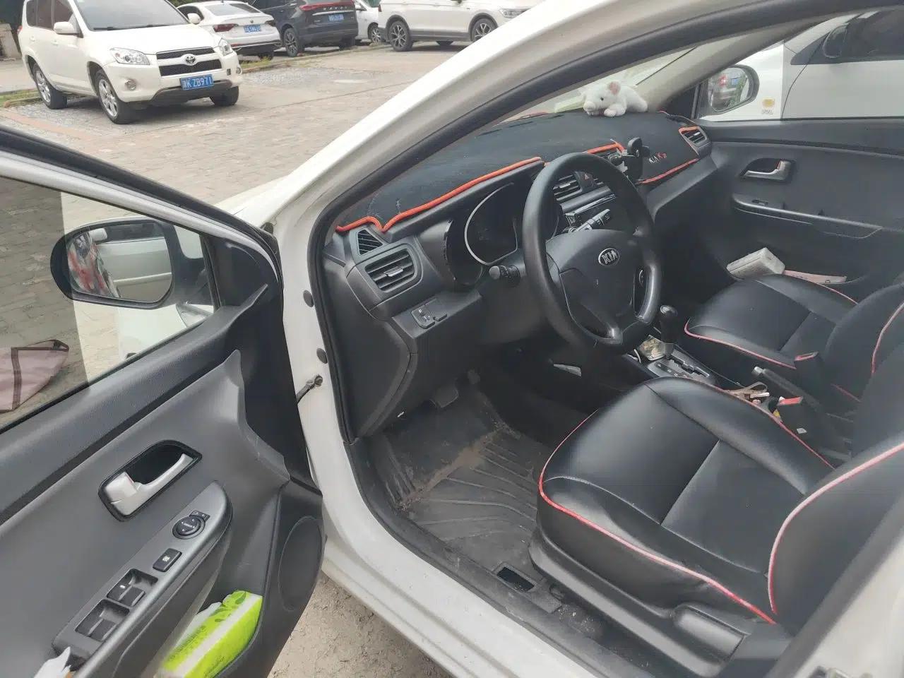 Kia K2 2015 Sedan 1.4L Automatic GLS — миниатюра 16