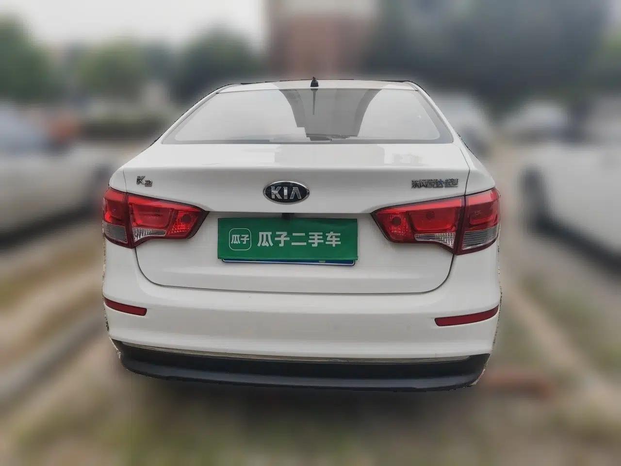 Kia K2 2015 Sedan 1.4L Automatic GLS — миниатюра 5