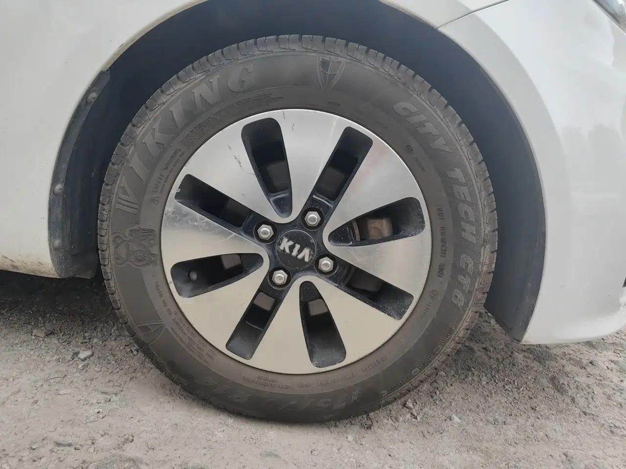Kia K2 2015 Sedan 1.4L Automatic GLS — миниатюра 8