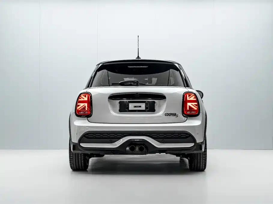 MINI 2023 Facelift 2.0T COOPER S Artist 5-Door Edition — миниатюра 5