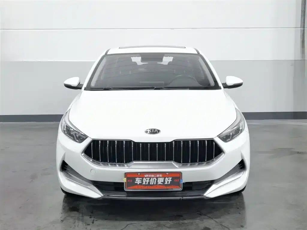 Kia K3 2021 1.5L CVT Fashion Edition — миниатюра 3