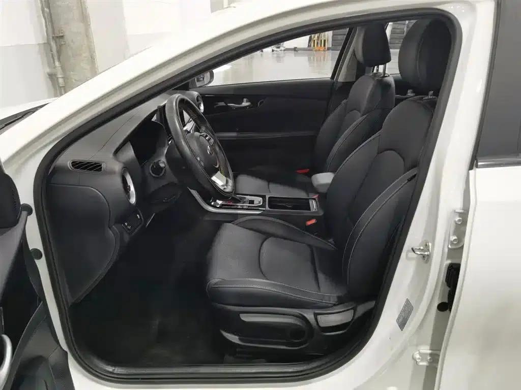 Kia K3 2021 1.5L CVT Fashion Edition — миниатюра 10