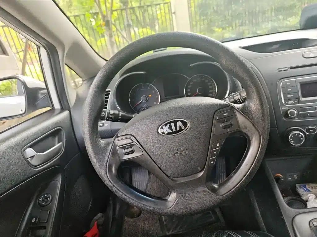 Kia K3 2015 1.6L Automatic GL — миниатюра 3