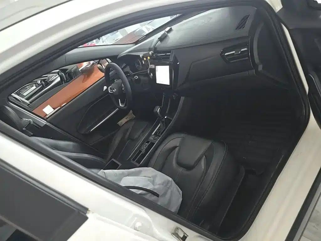 Chery Tiggo 3x 2021 PLUS 1.5L CVT Enjoyable Red Date Edition — миниатюра 25