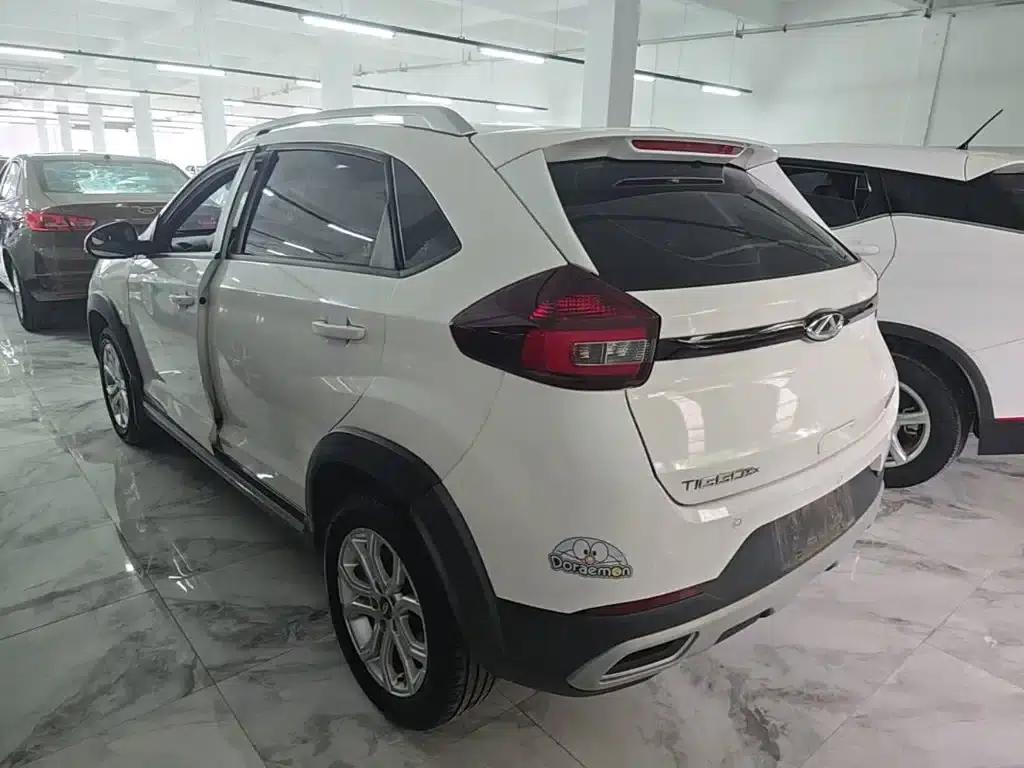 Chery Tiggo 3x 2021 PLUS 1.5L CVT Enjoyable Red Date Edition — миниатюра 5