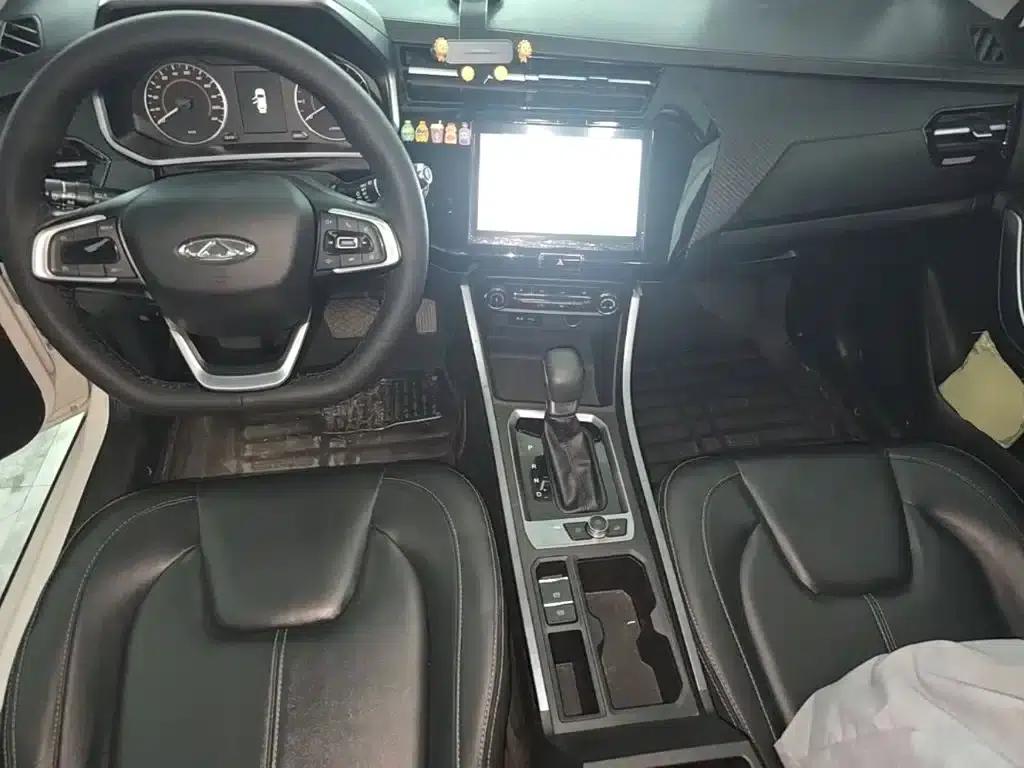 Chery Tiggo 3x 2021 PLUS 1.5L CVT Enjoyable Red Date Edition — миниатюра 10