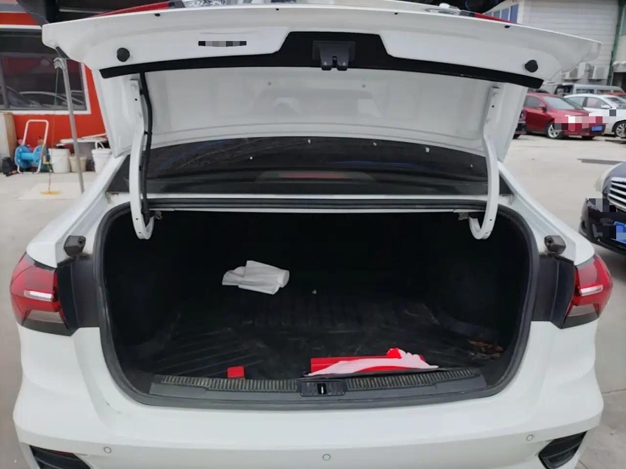 Roewe i5 2021 1.5L CVT Diamond Edition — миниатюра 27
