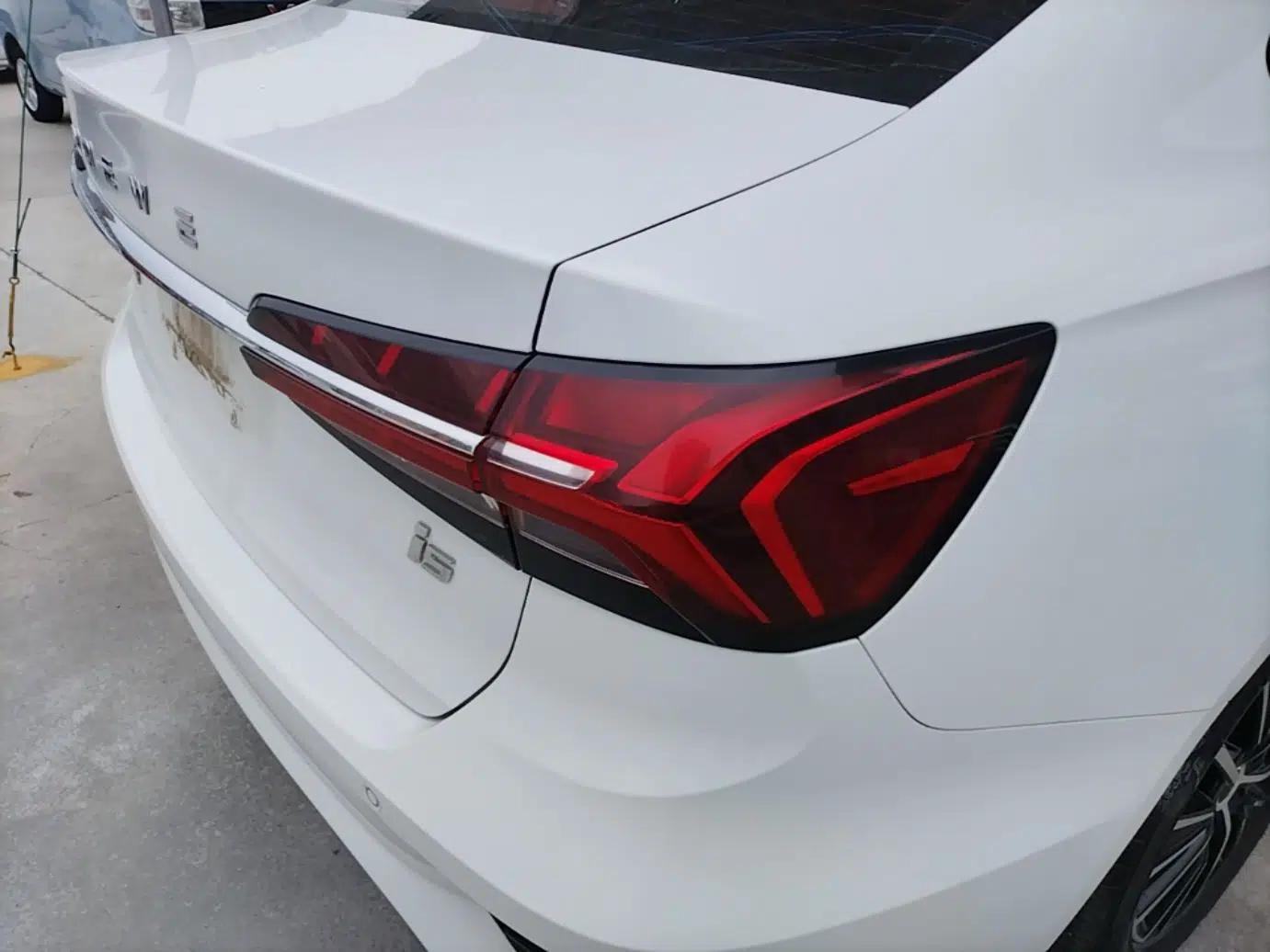 Roewe i5 2021 1.5L CVT Diamond Edition — миниатюра 9
