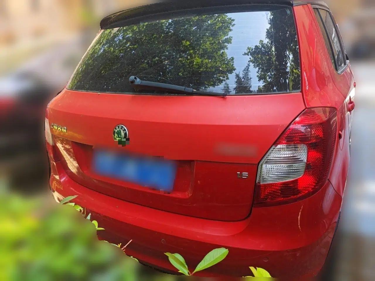 Skoda Fabia 2012 1.6L Manual Cool Black Edition — миниатюра 5
