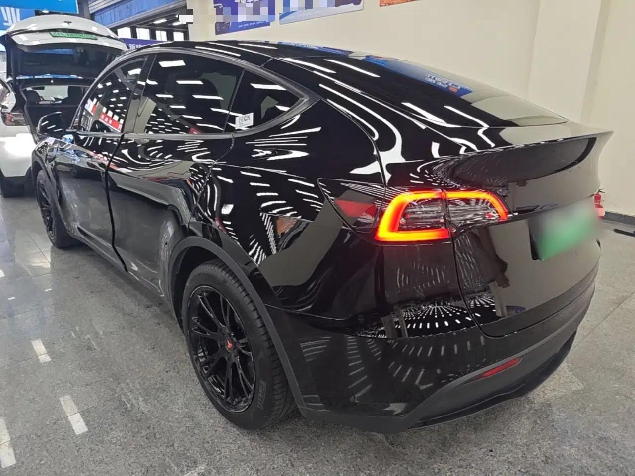 Tesla Model Y 2022 Rear-Wheel-Drive Version — миниатюра 4