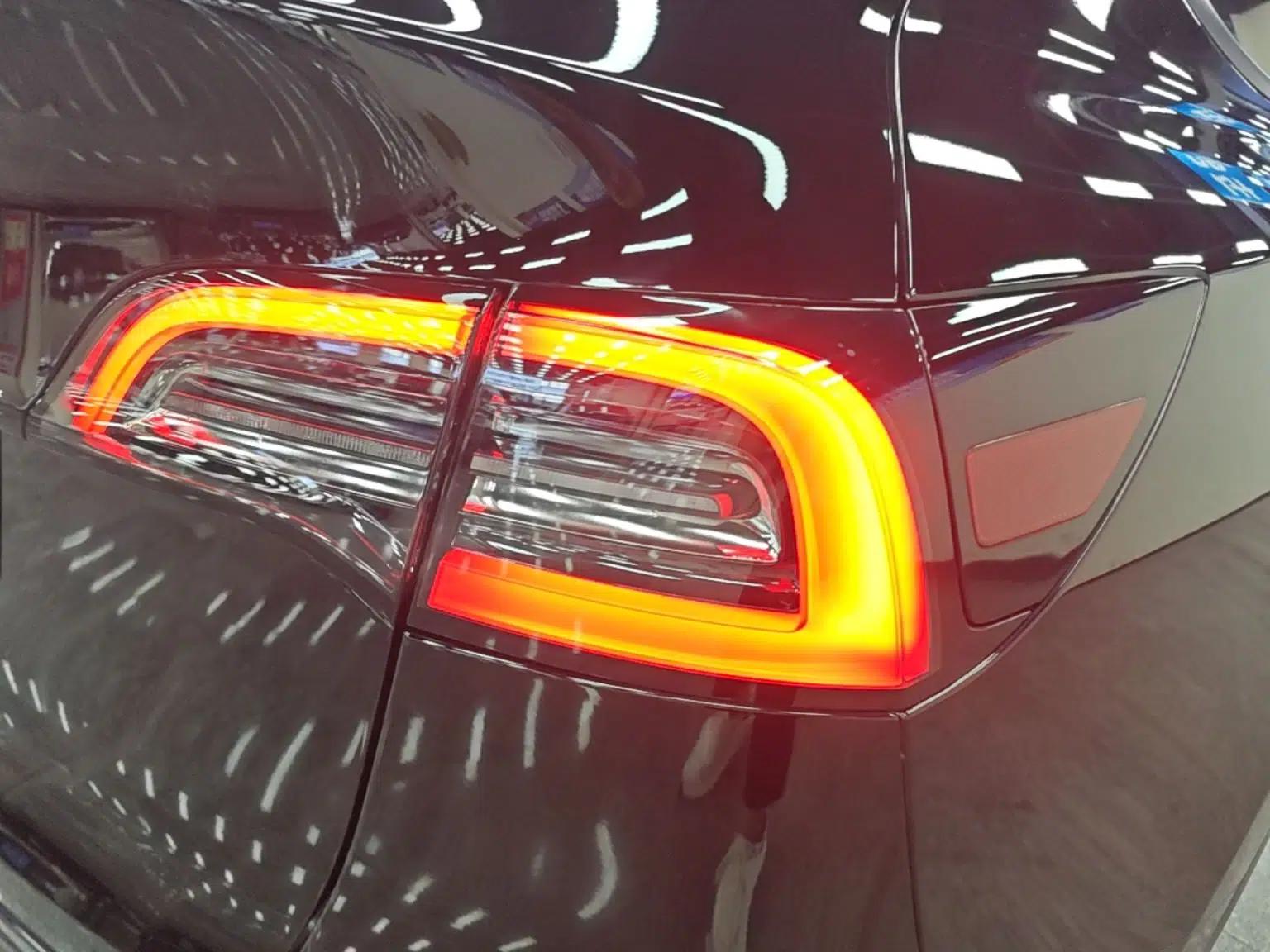 Tesla Model Y 2022 Rear-Wheel-Drive Version — миниатюра 9