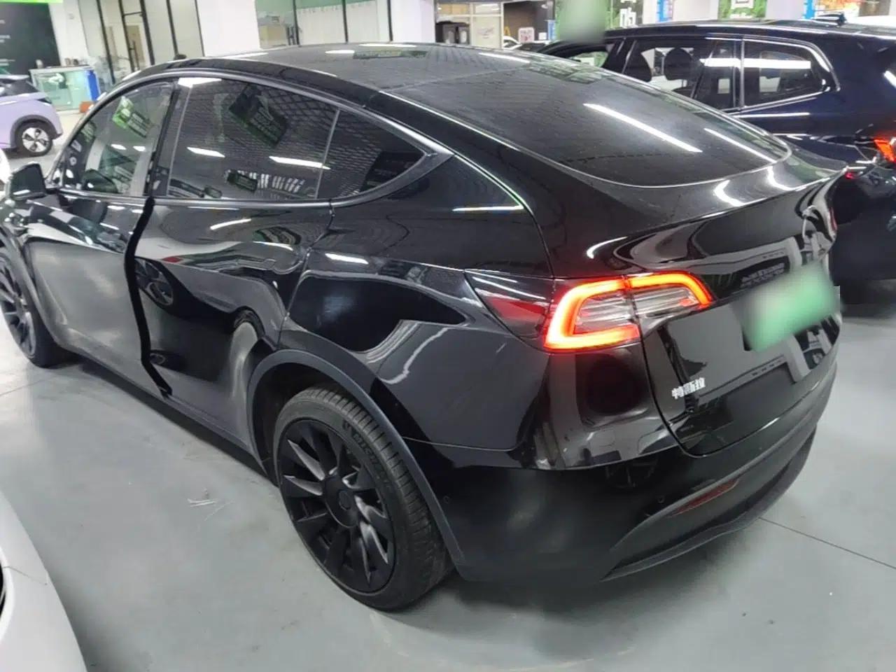Tesla Model Y 2022 Revised Version Long-Range All-Wheel Drive — миниатюра 4
