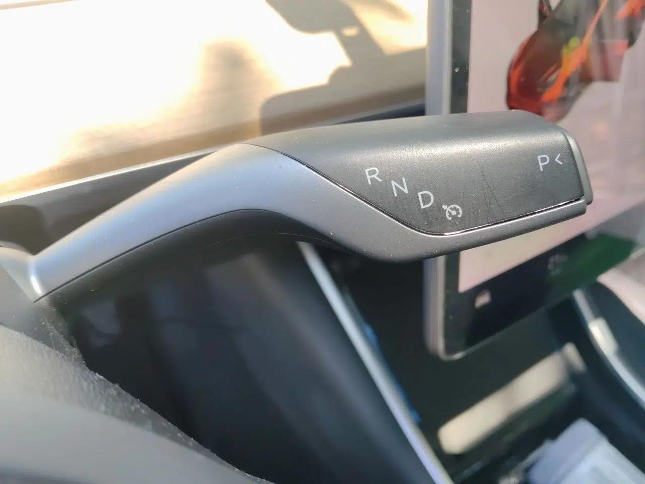 Tesla Model 3 2019 Long-Range All-Wheel-Drive Version — миниатюра 13