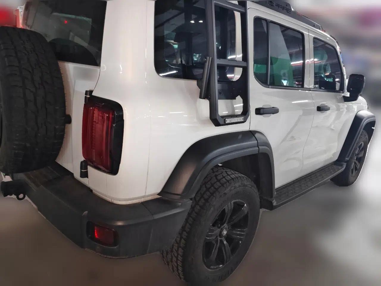 Tank 300 2023 Off-Road Edition 2.0T Conqueror — миниатюра 6