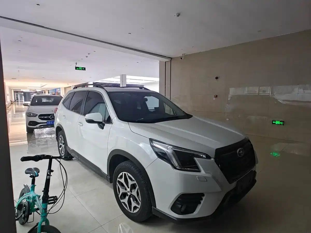 Forester 2022 2.0i AWD Luxury Edition EyeSight — миниатюра 3