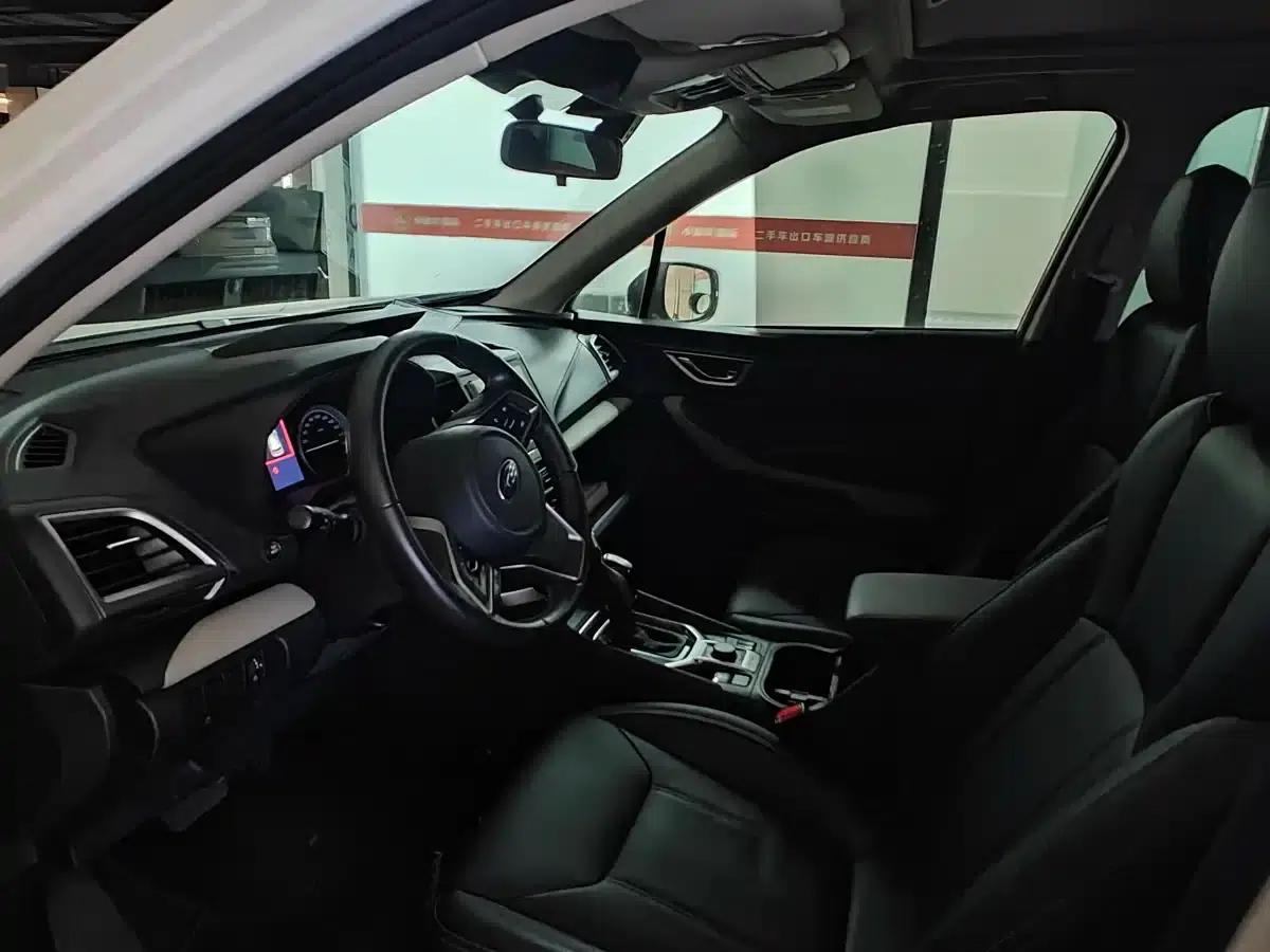 Forester 2022 2.0i AWD Luxury Edition EyeSight — миниатюра 4