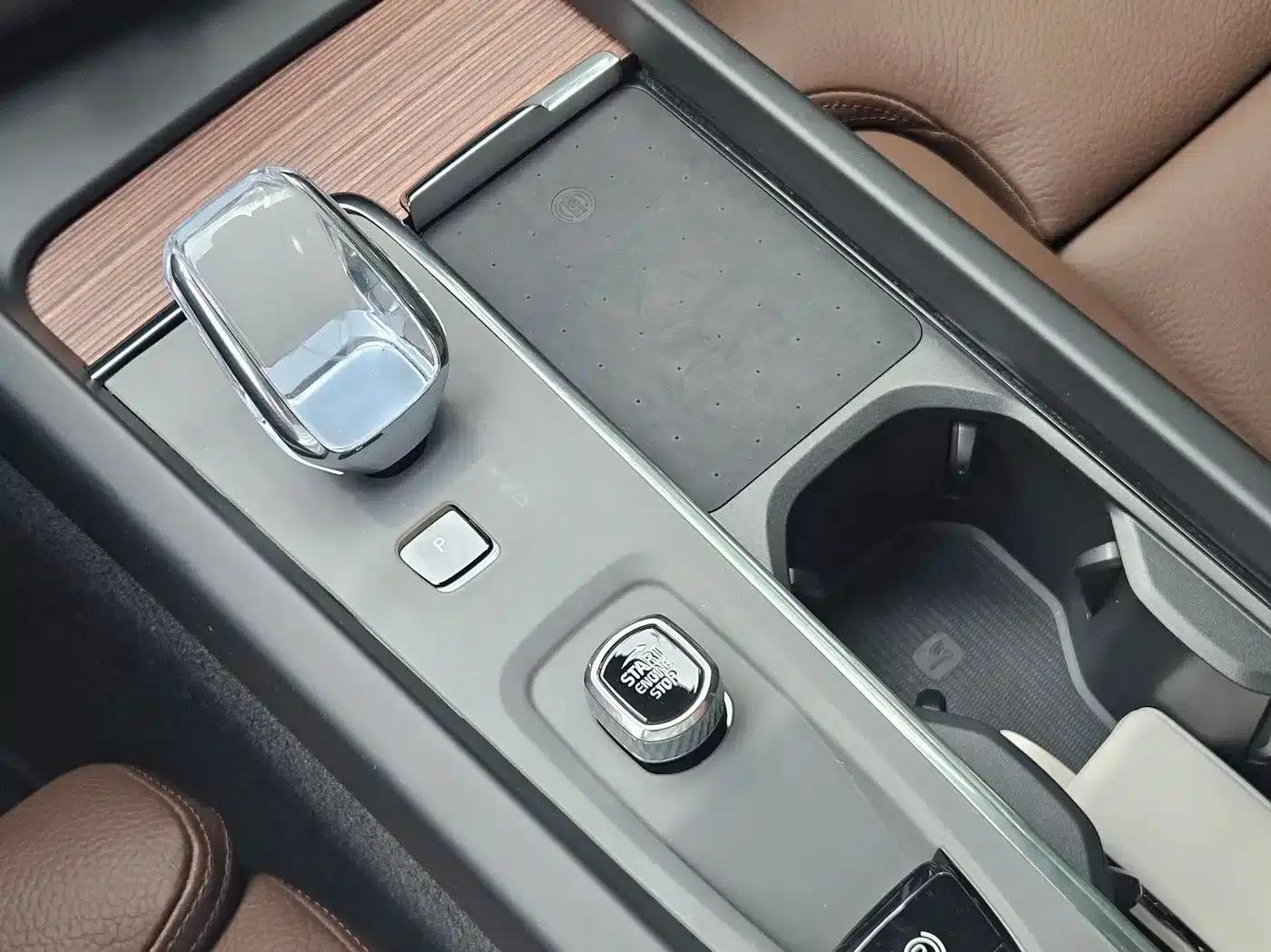 2025 Volvo XC60 B5 AWD Inscription Luxury Edition — миниатюра 18