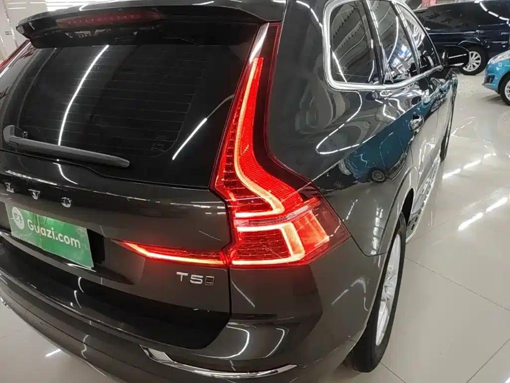 2021 Volvo XC60 T5 AWD Inscription Luxury Edition — миниатюра 8