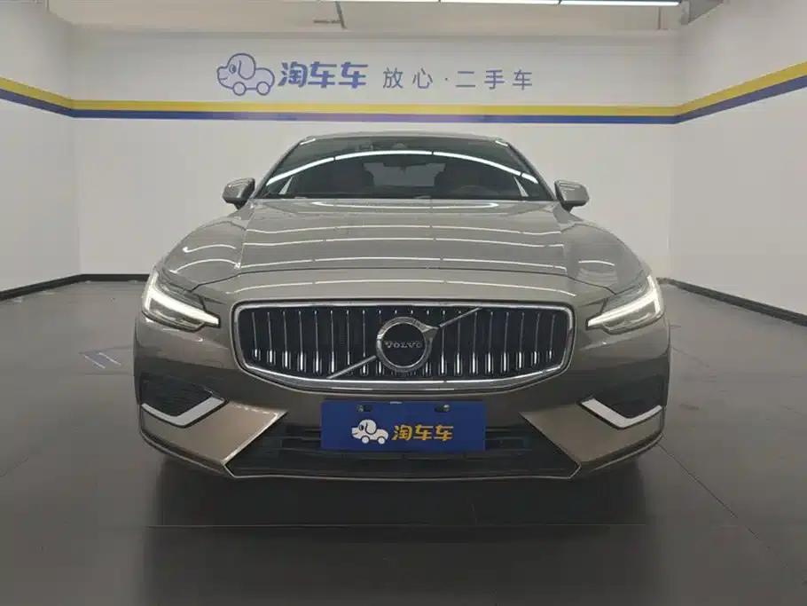 2021 Volvo S60 T4 Inscription Luxury Edition — миниатюра 2