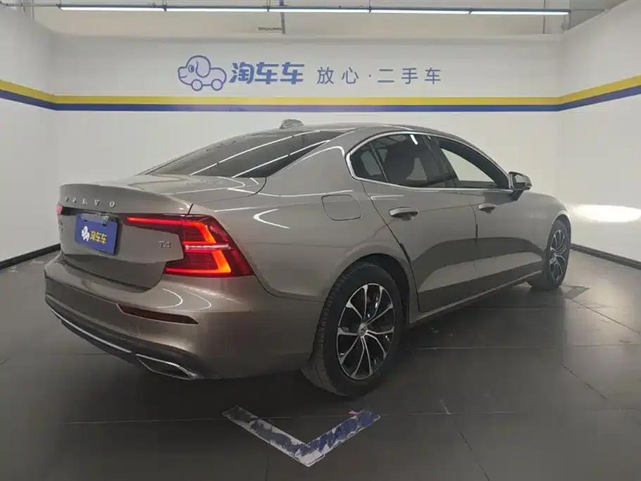 2021 Volvo S60 T4 Inscription Luxury Edition — миниатюра 3
