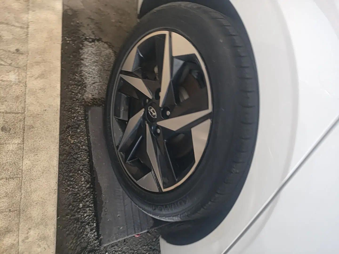 Hyundai Elantra 2021 1.5L CVT GLX Elite Edition — миниатюра 11