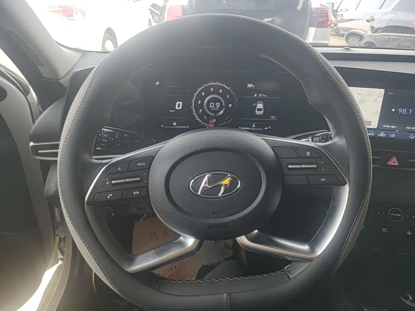Hyundai Elantra 2021 1.5L CVT GLX Elite Edition — миниатюра 13