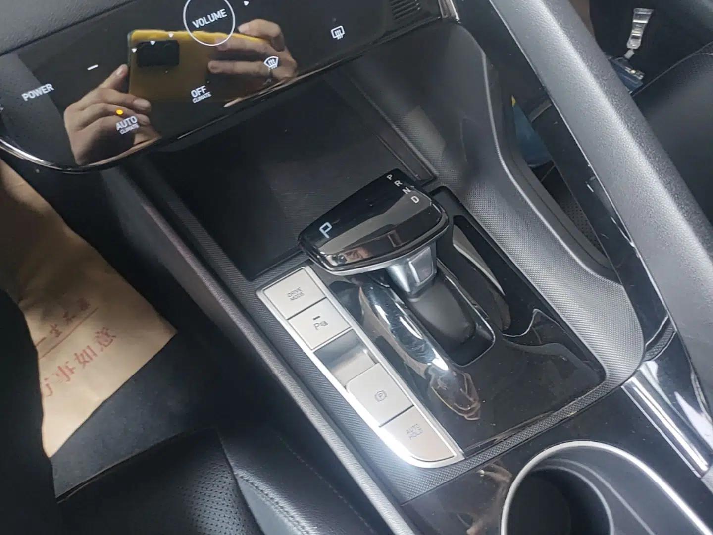 Hyundai Elantra 2021 1.5L CVT GLX Elite Edition — миниатюра 16