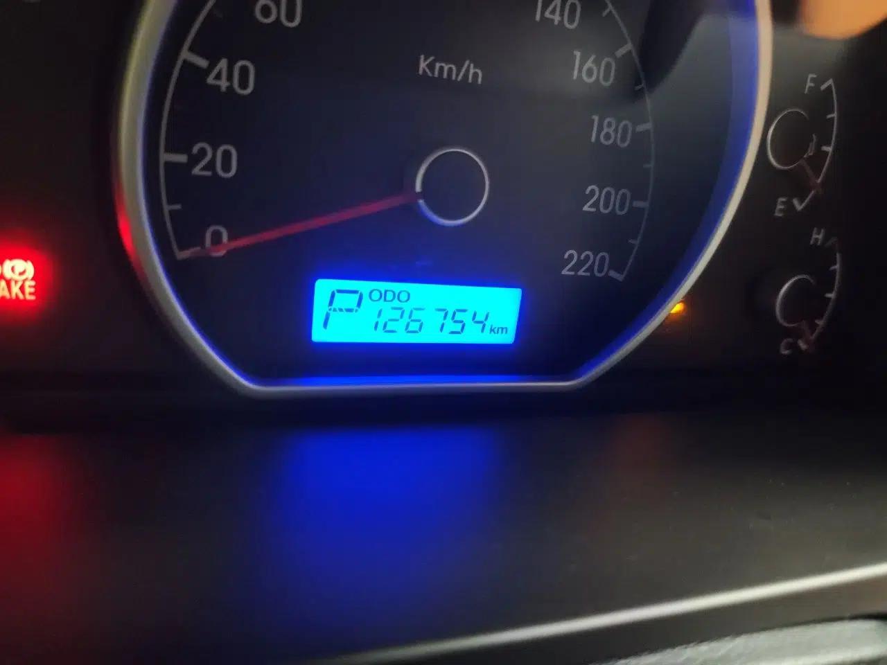 Hyundai Celesta 2015 1.6L Automatic Comfort Model — миниатюра 12
