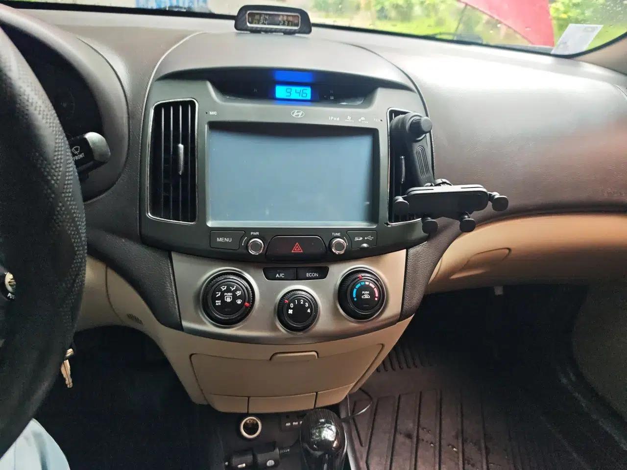 Hyundai Celesta 2015 1.6L Automatic Comfort Model — миниатюра 13