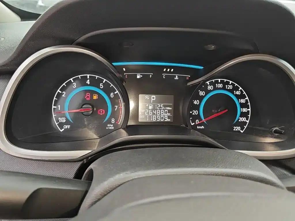 Chevrolet Cruze 2019 320 Automatic Sunroof Edition — миниатюра 12
