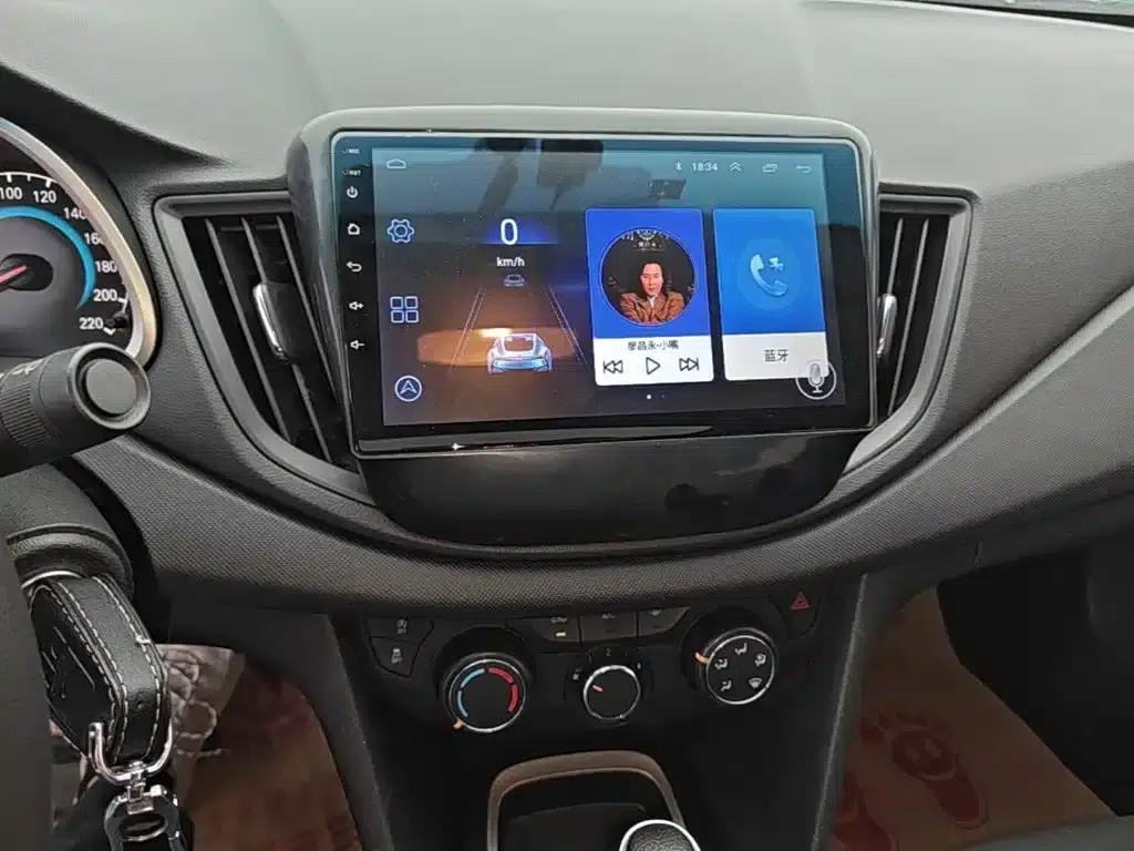 Chevrolet Cruze 2019 320 Automatic Sunroof Edition — миниатюра 13