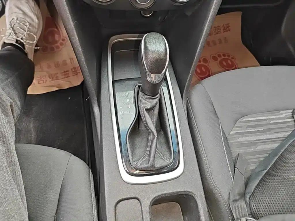 Chevrolet Cruze 2019 320 Automatic Sunroof Edition — миниатюра 14