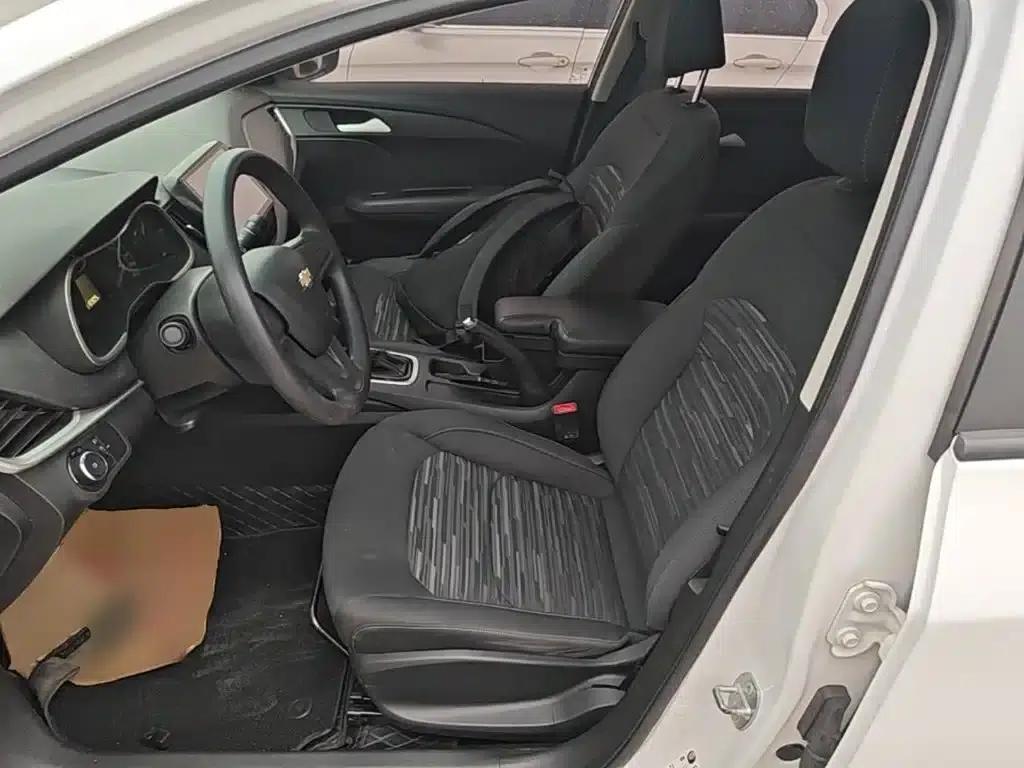 Chevrolet Cruze 2019 320 Automatic Sunroof Edition — миниатюра 15