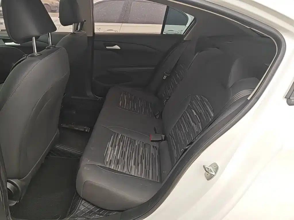 Chevrolet Cruze 2019 320 Automatic Sunroof Edition — миниатюра 17