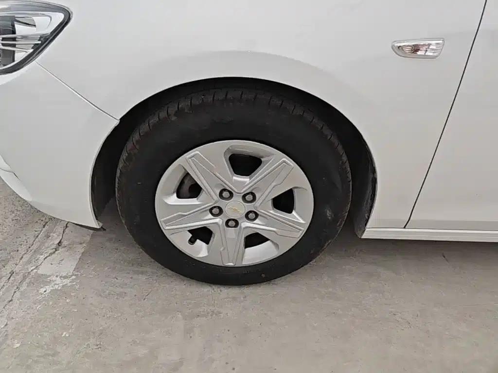 Chevrolet Cruze 2019 320 Automatic Sunroof Edition — миниатюра 23