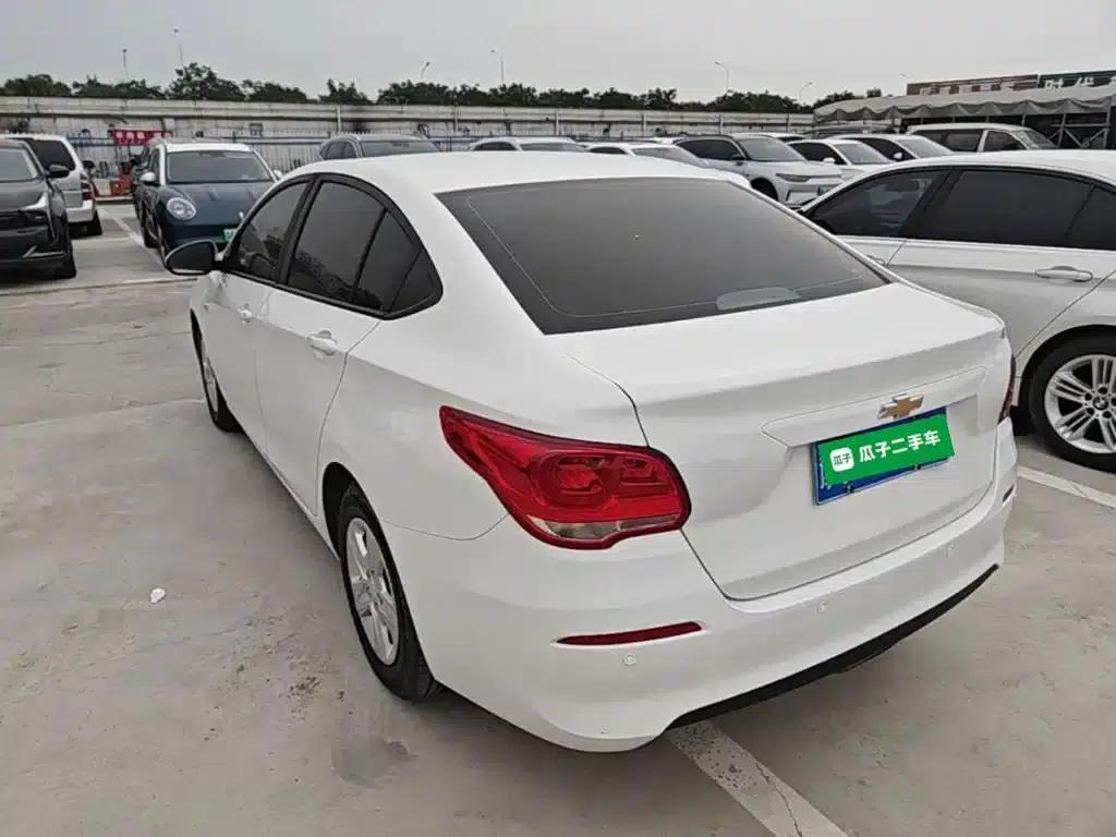Chevrolet Cruze 2019 320 Automatic Sunroof Edition — миниатюра 5