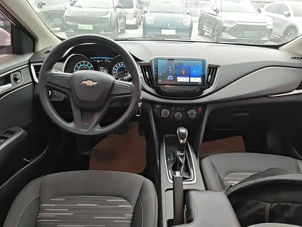 Chevrolet Cruze 2019 320 Automatic Sunroof Edition — миниатюра 10