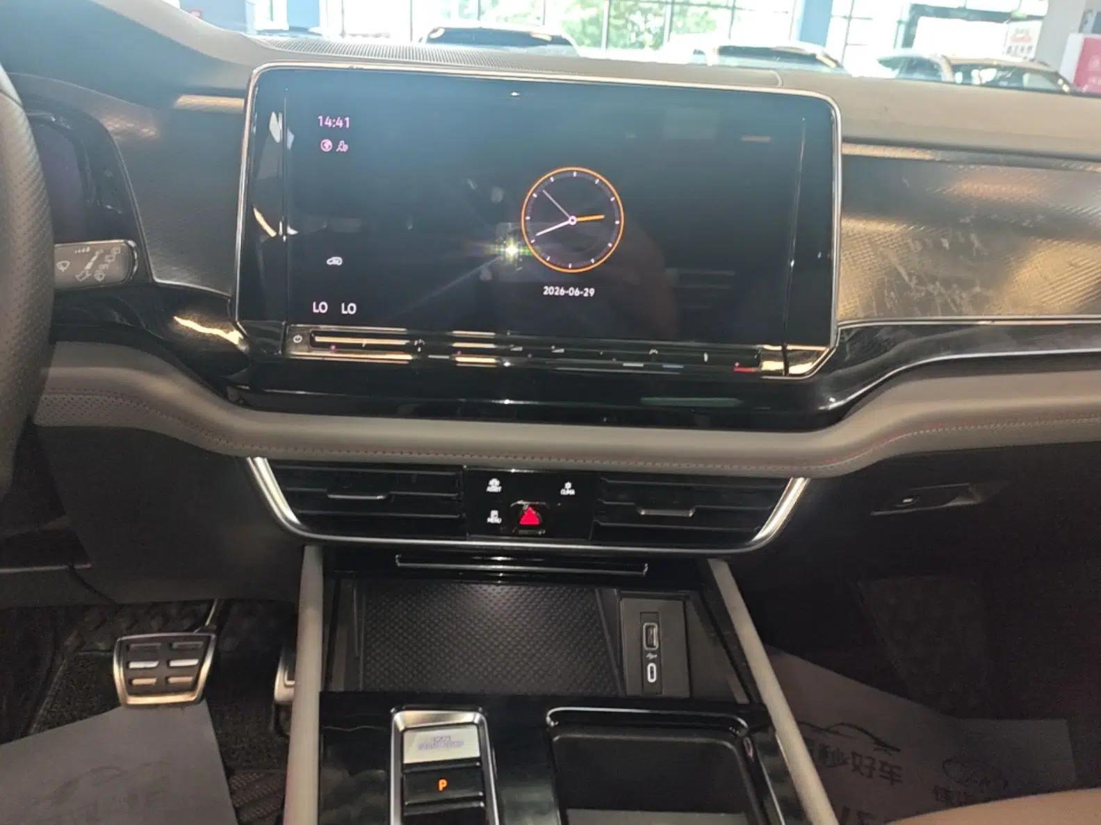 Volkswagen Teramont X 2021 380TSI Four-Wheel Drive Luxury Edition — миниатюра 15