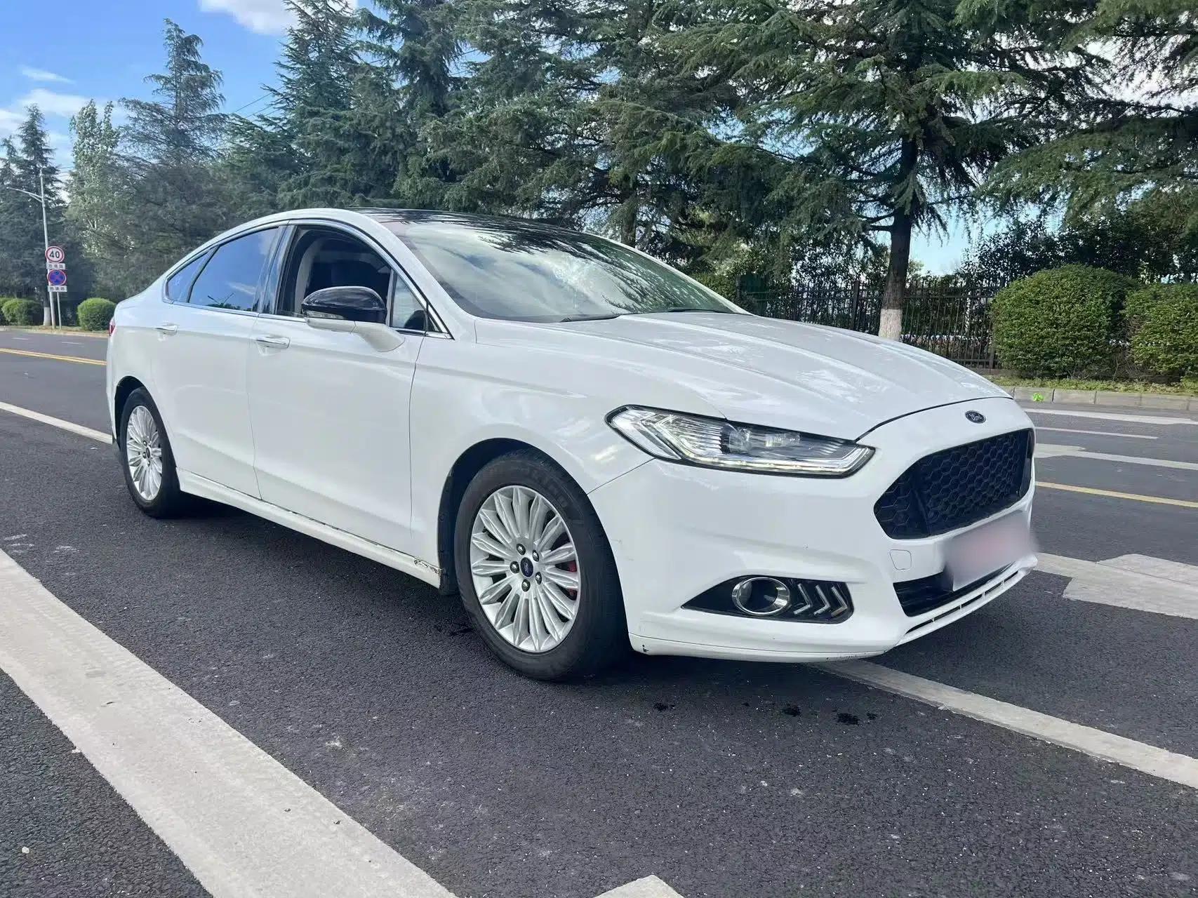 Ford Mondeo 2013 2.0L GTDi 200 Luxury Model — миниатюра 3