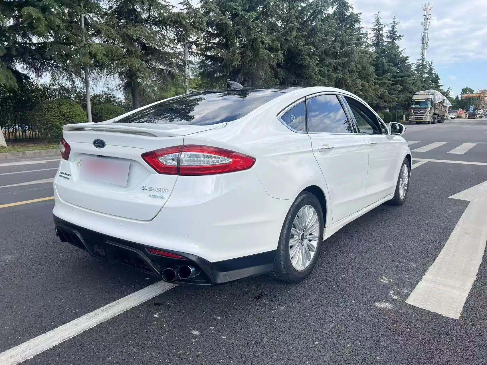 Ford Mondeo 2013 2.0L GTDi 200 Luxury Model — миниатюра 6