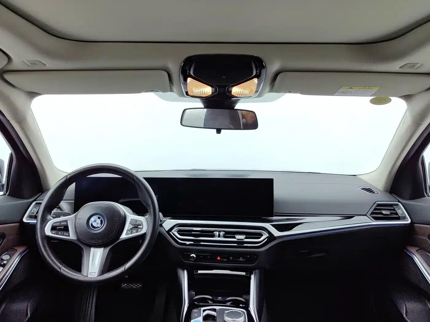 BMW i3 2022 eDrive 35L — миниатюра 3