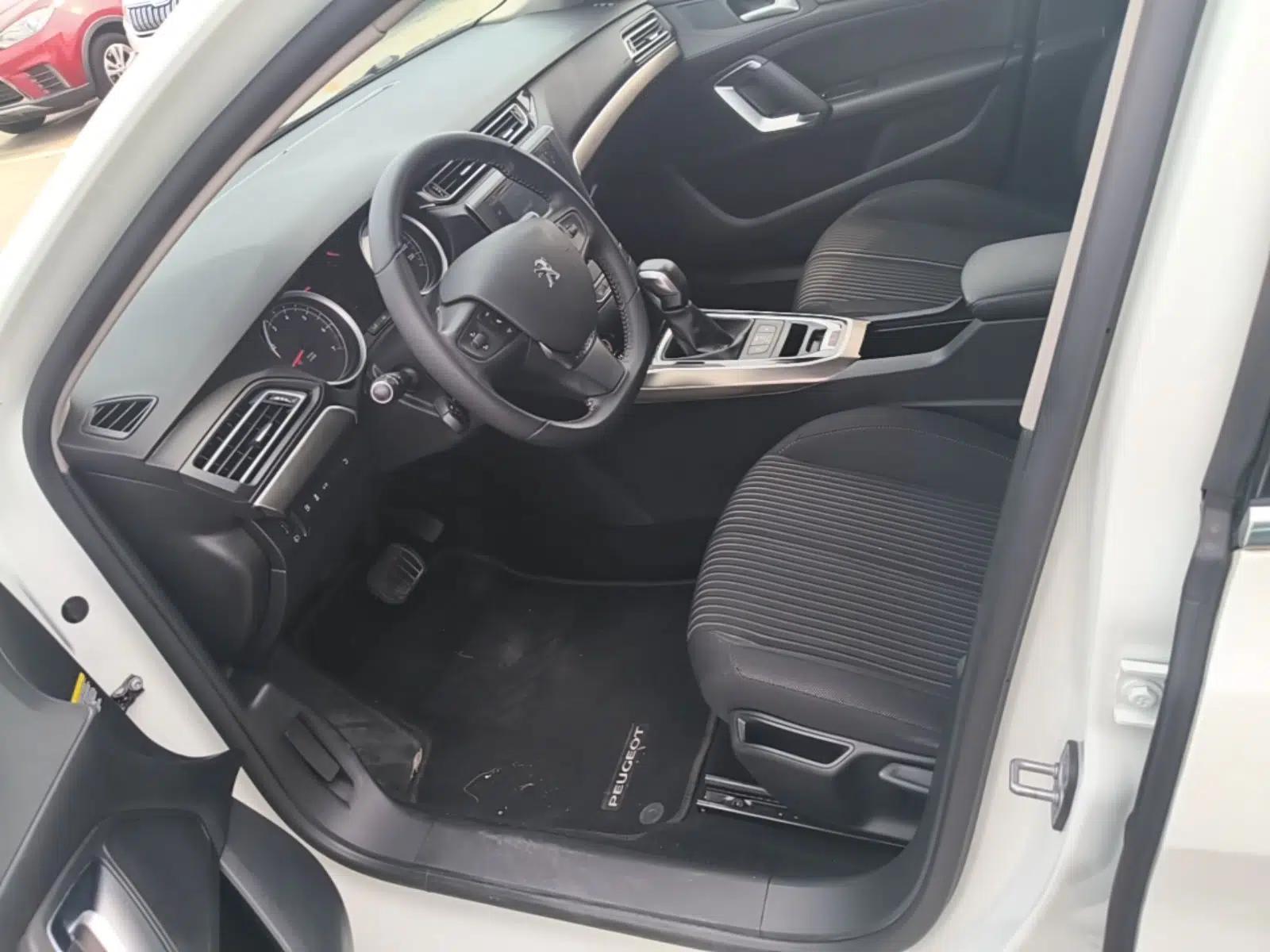 Peugeot 408 2016 1.6T Automatic Luxury Edition — миниатюра 22