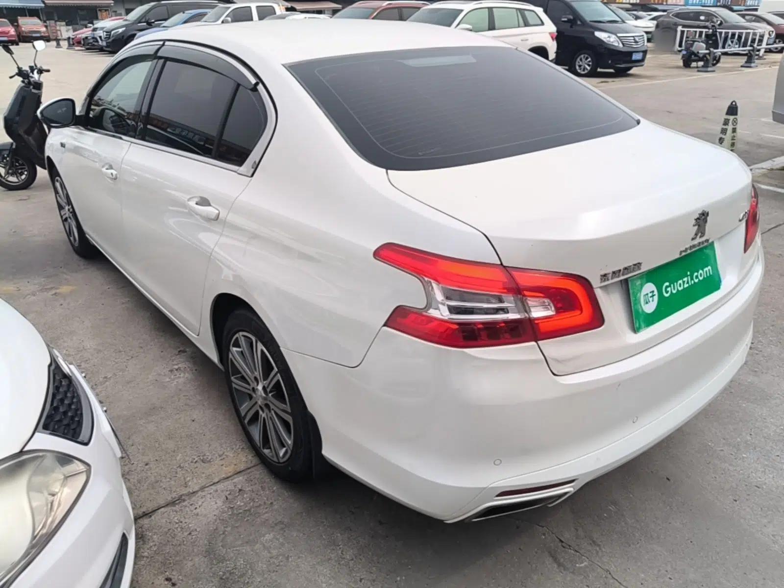 Peugeot 408 2016 1.6T Automatic Luxury Edition — миниатюра 4
