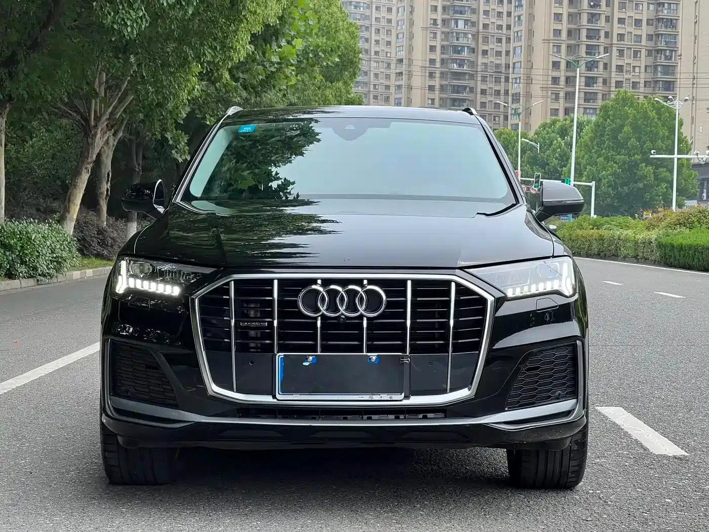 Audi Q7 2023 45 TFSI quattro S line Sport — миниатюра 1